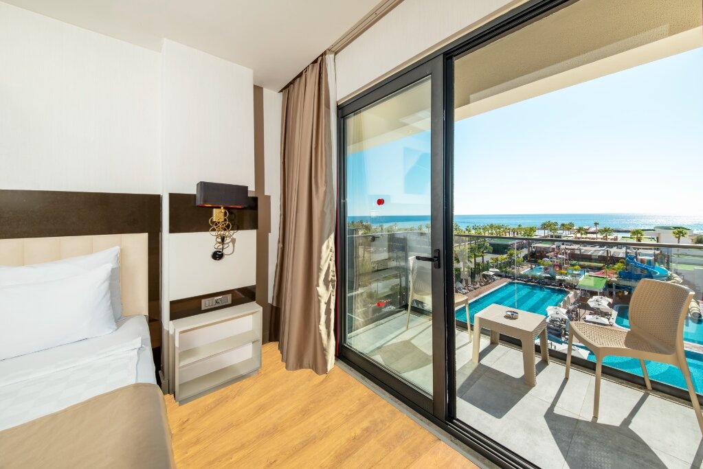 Deluxe Deniz Manzaralı Oda 2